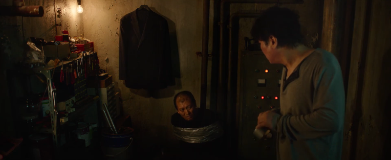 1근세와 대화하는 기택.png