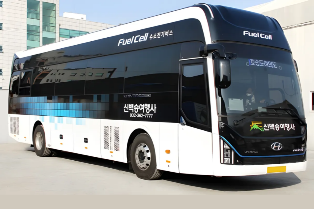 expanding-hydrogen-bus-infrastructure-1024x683.png