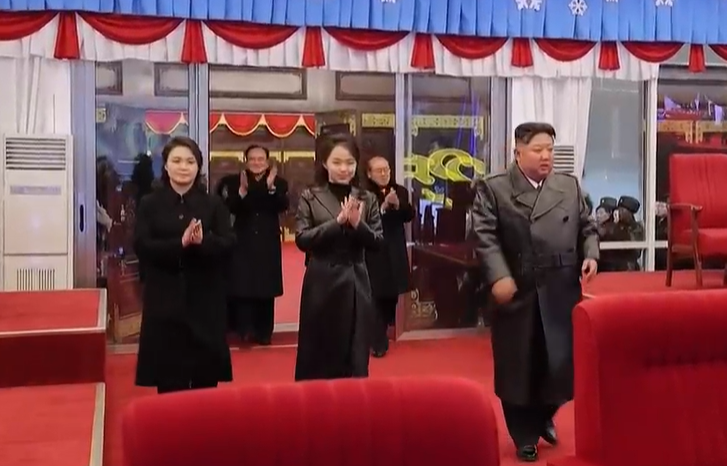 260101 김정은 가족 신년행사 참석 스크린샷(21).png