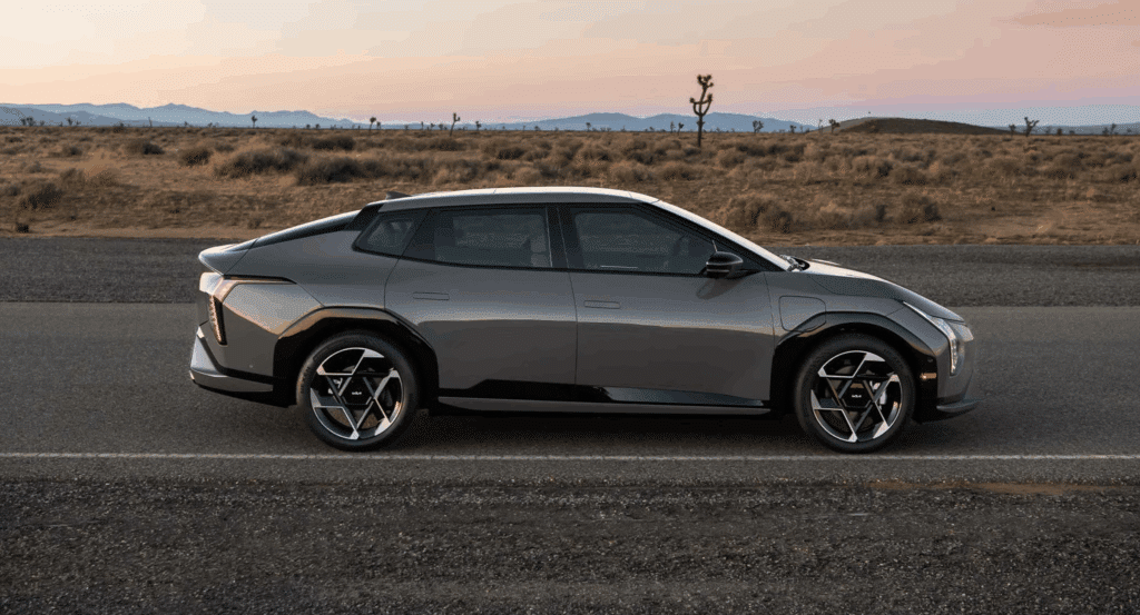 Kia-EV4-3-1024x553.png