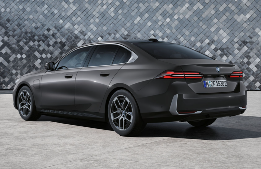 BMW-530e-xDrive-3-1024x666.png