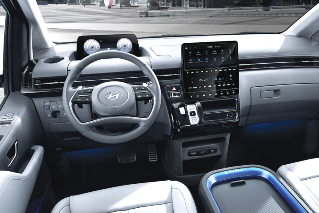 Hyundai-Staria-Lounge-1024x683.png