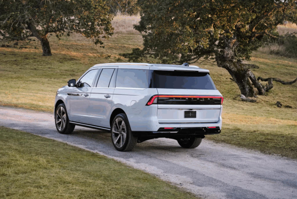 2025-Lincoln-Navigator-3-1024x688.png