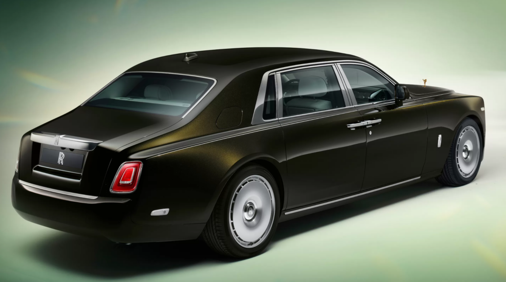 Rolls-Royce-Phantom-Extended-1-1024x572.png