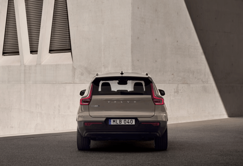 Volvo-EX40-1-1024x699.png
