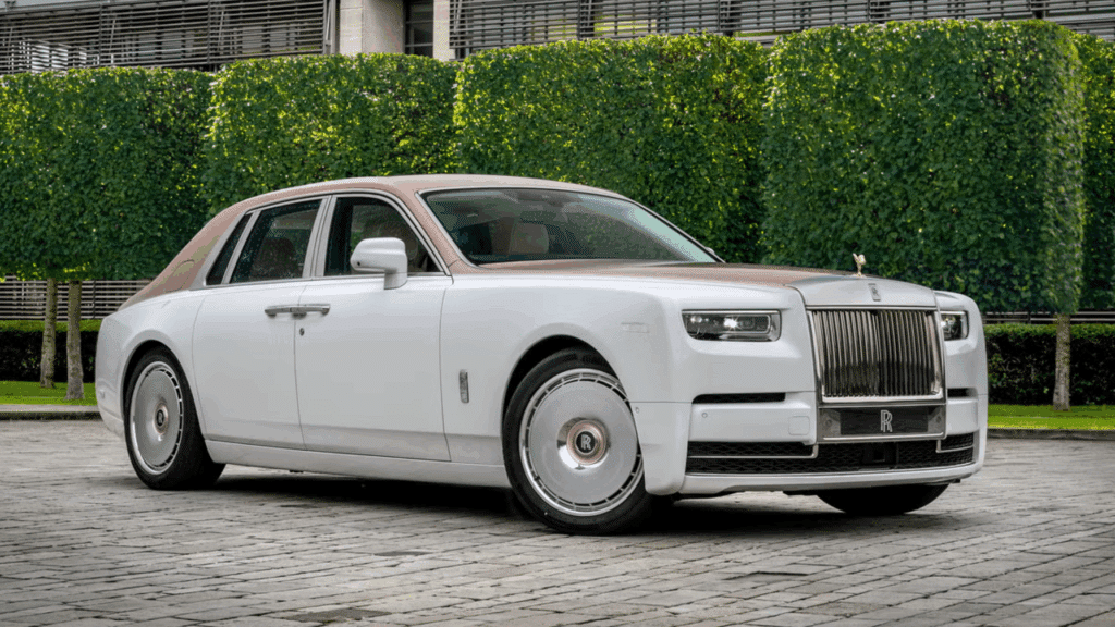 Rolls-Royce-Phantom-Dentelle-4-1024x576.png