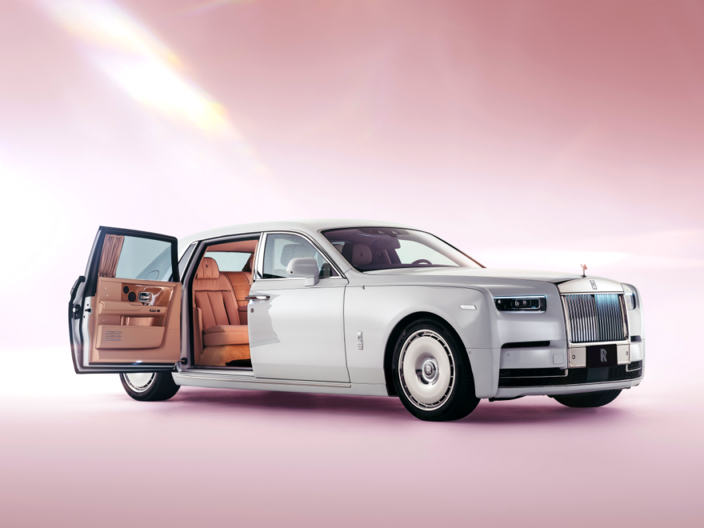 P90593871_highRes_rolls-royce-presents-1024x768.png