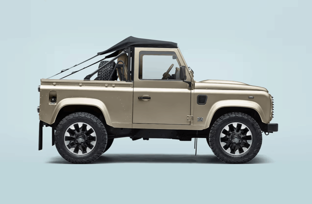 Land-Rover-Defender-V8-Soft-Top-5-1024x669.png
