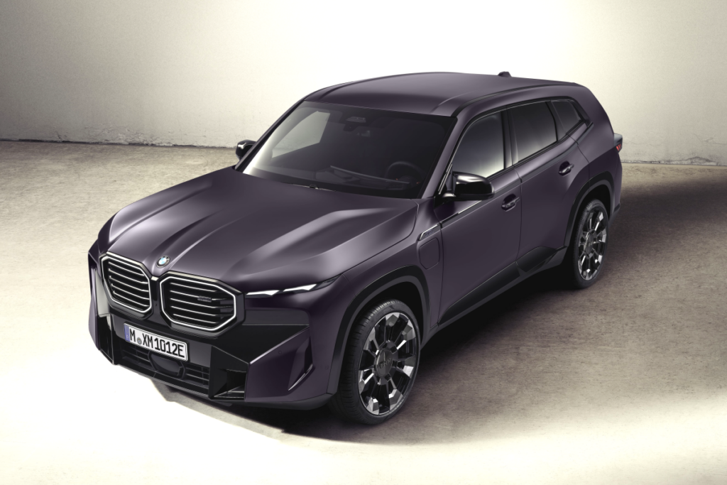 P90582541_highRes_the-2025-bmw-xm-by-k-1024x683.png