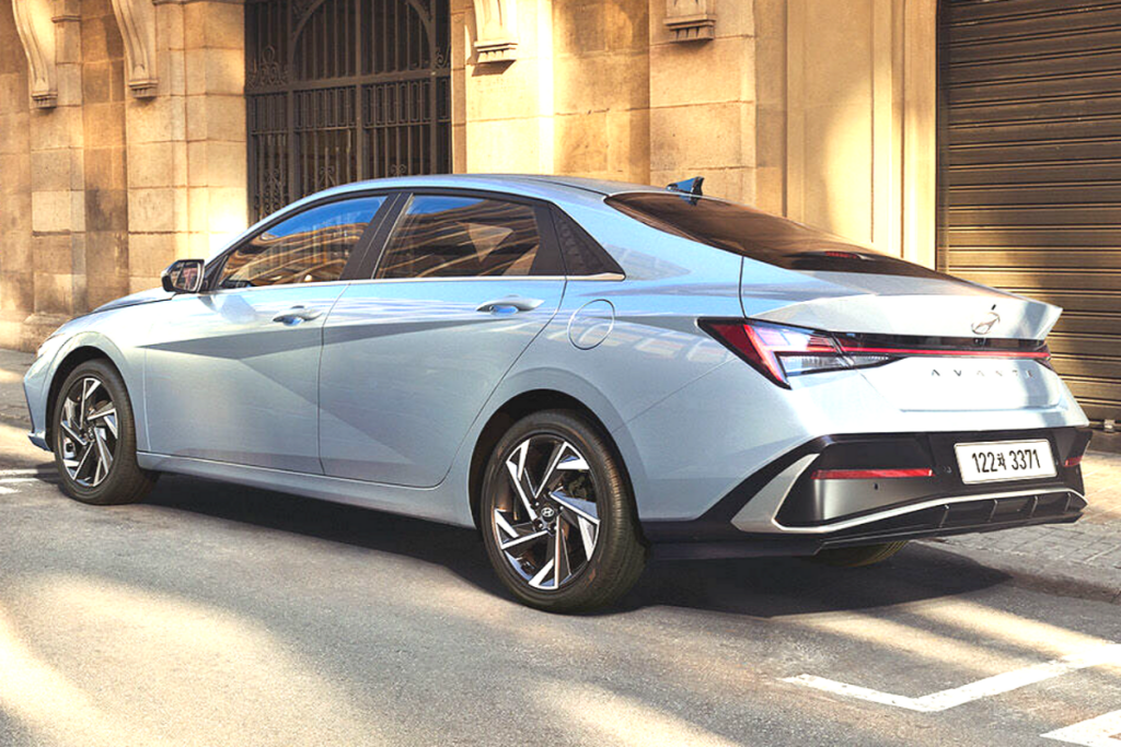 Hyundai-Avante-1024x683.png