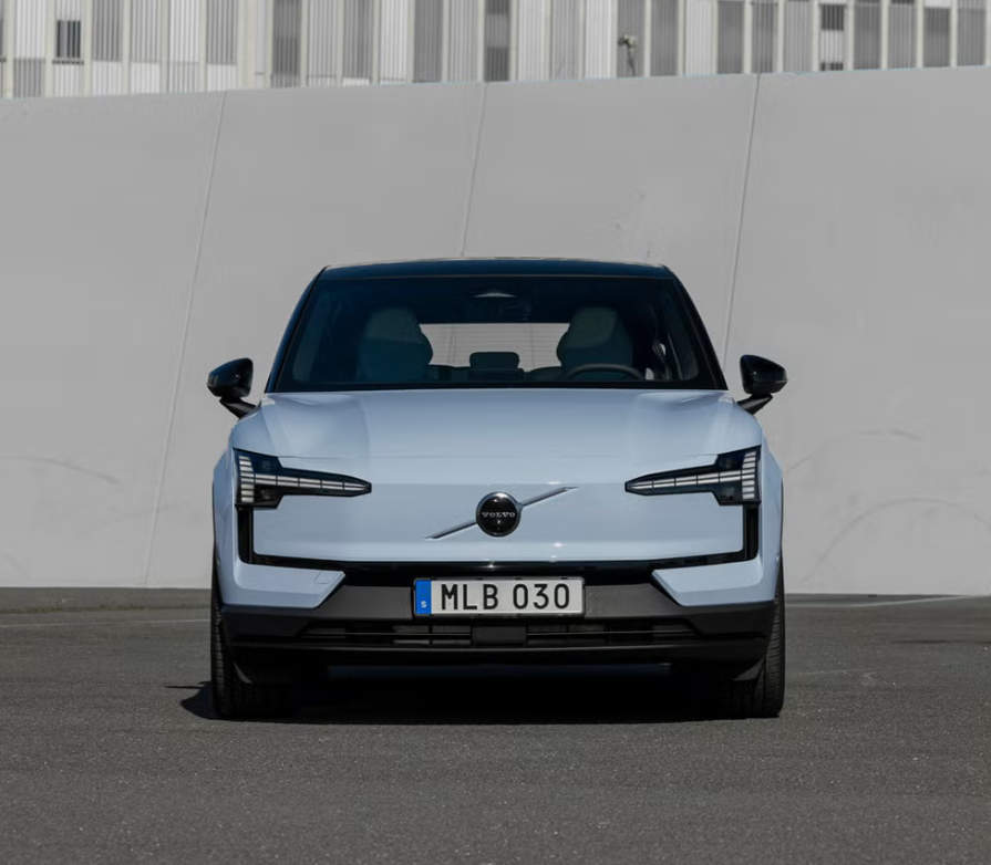 Volvo-EX30-2.png