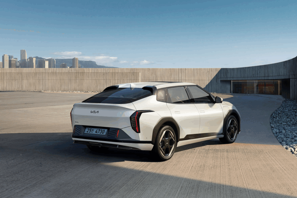 KIA-EV4-4-1-1024x683.png