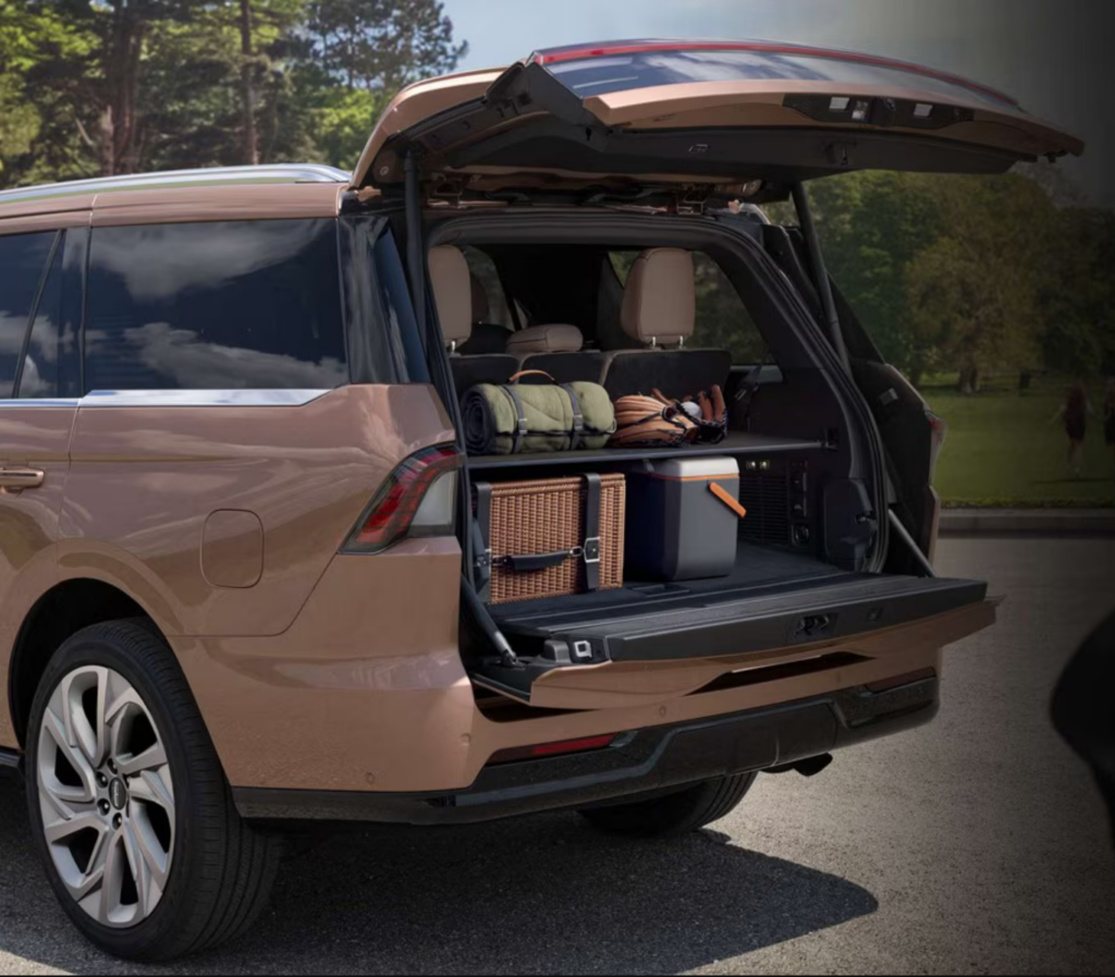 2025-lincoln-navigator-1-1024x897.png