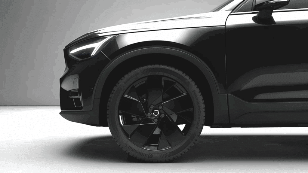 Volvo-XC40-Black-Edition-1024x576.png