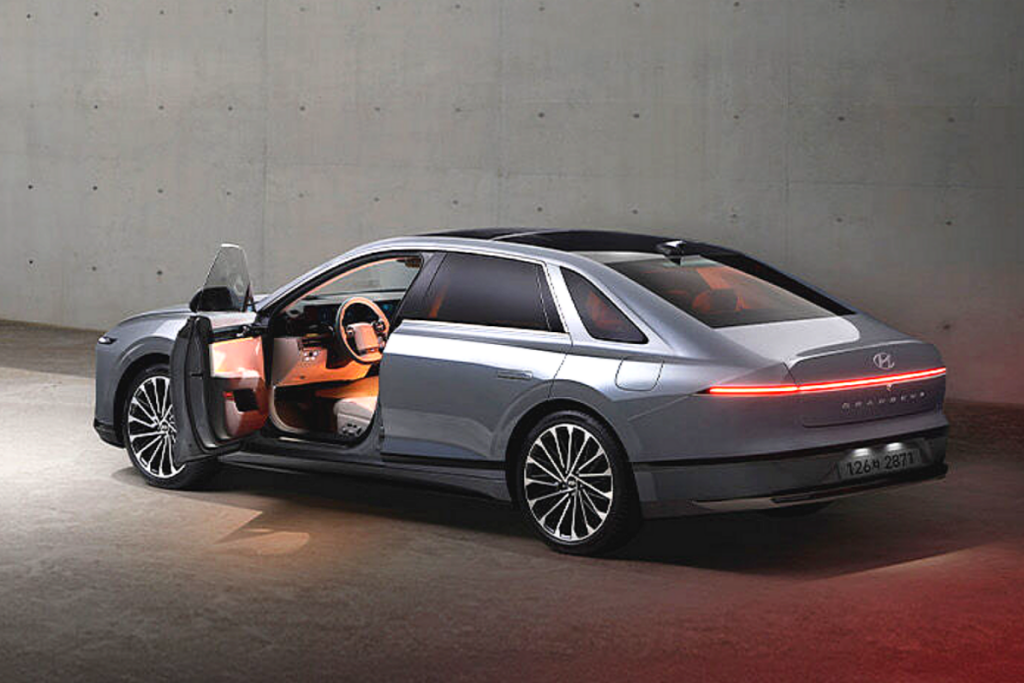 Hyundai-Grandeur-1024x683.png