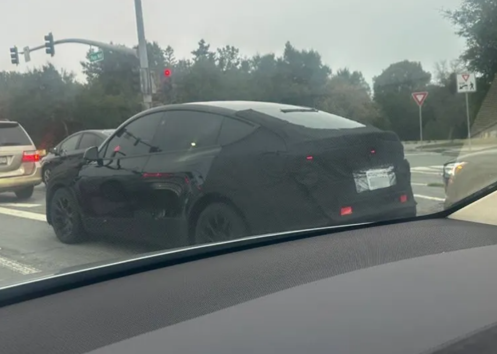Tesla-Model-Y-Juniper-Spy-Shots-1-1024x729.png