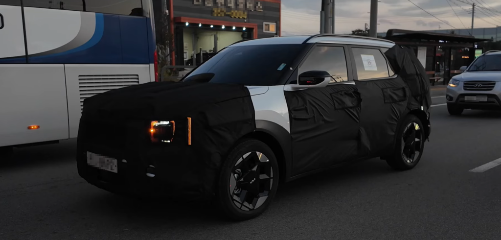 Kia-Seltos-full-change-spy-shots-5-1024x490.png
