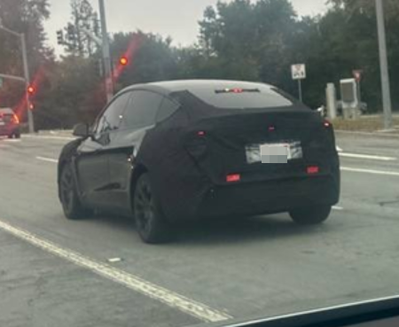 Tesla-Model-Y-Juniper-Spy-Shots-2.png