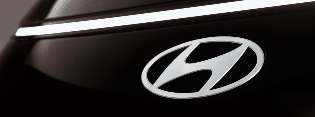 Hyundais-new-electric-vehicle-teaser-1024x382.png