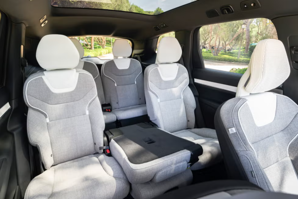 2025-Volvo-EX90-5-1024x683.png