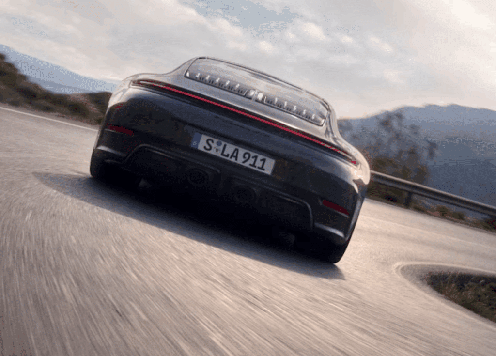 Porsche-911-Carrera-GTS-2-1024x735.png