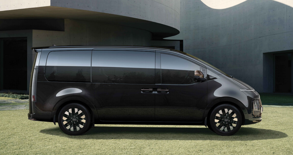 Hyundai-Staria-Lounge-3-1024x541.png