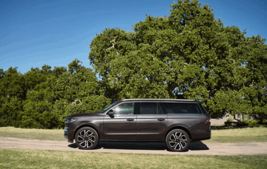 2025-Lincoln-Navigator-4-1024x649.png