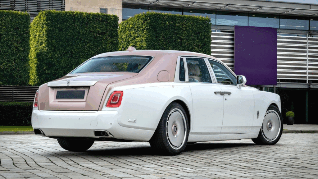 Rolls-Royce-Phantom-Dentelle-6-1024x576.png