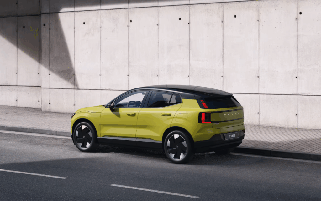 Volvo-EX30-Moss-Yellow-Edition-6-1024x643.png