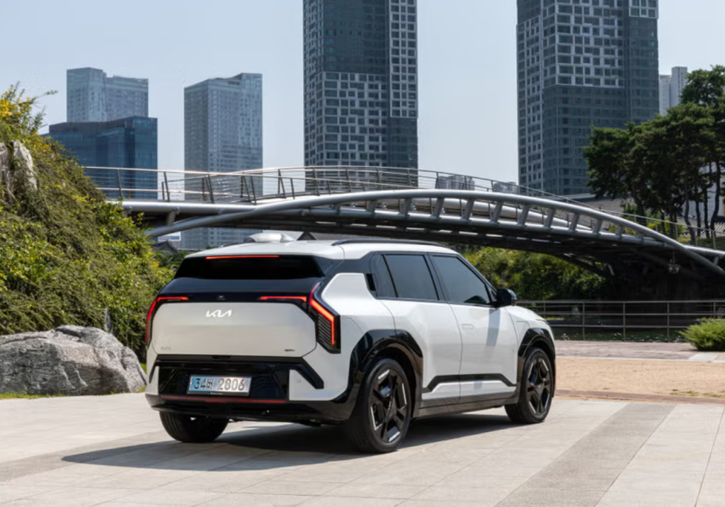 Kia-EV3-2-3-1024x716.png