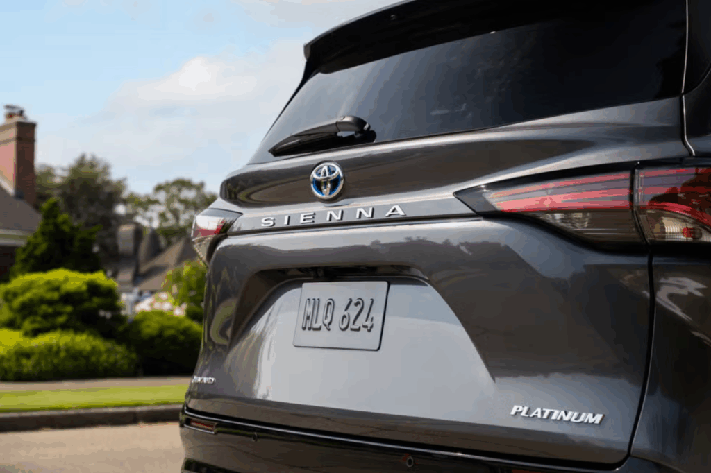 2025-Toyota-Sienna-Hybrid-2-1024x682.png