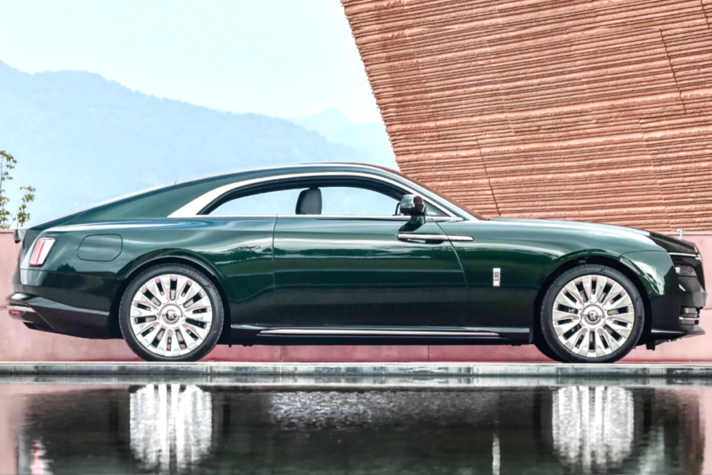 Rolls-Royce-Specter-2-1024x683.png