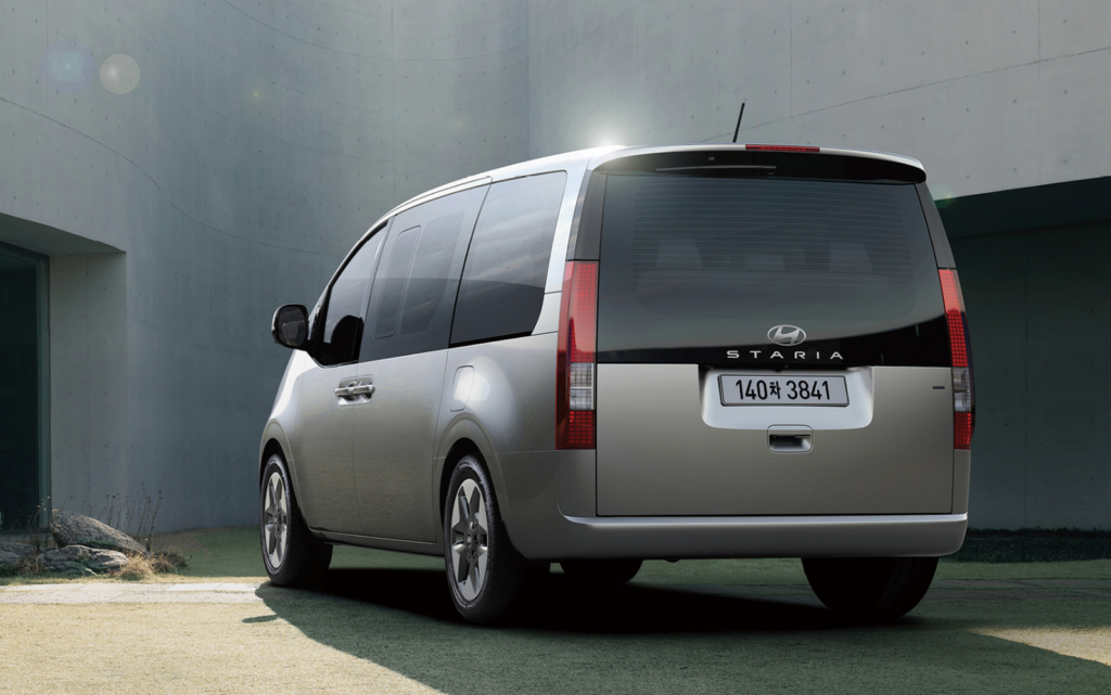 Hyundai-Staria-Hybrid-2-1024x641.png