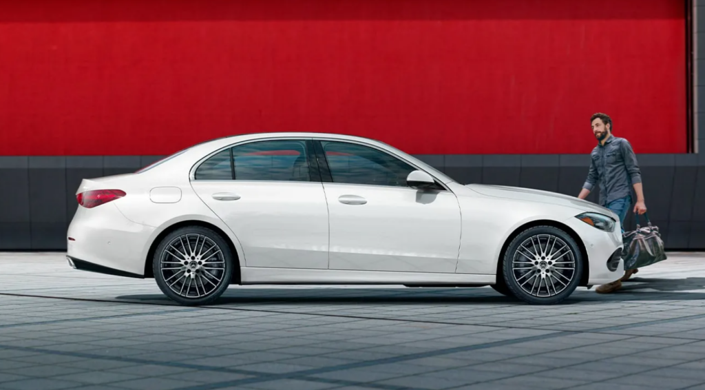 Benz-C-Class-5-1024x566.png