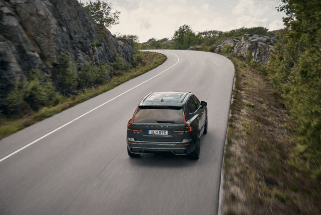2026-Volvo-XC60-4-1024x686.png