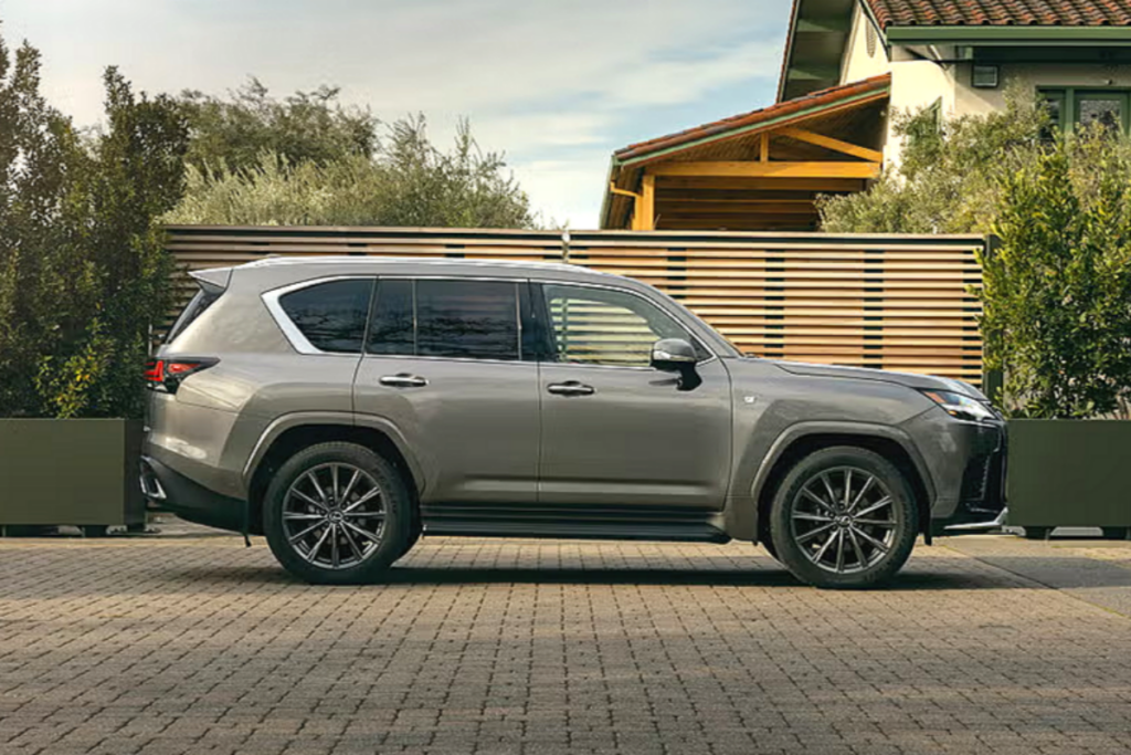 Lexus-LX-700h-1024x683.png