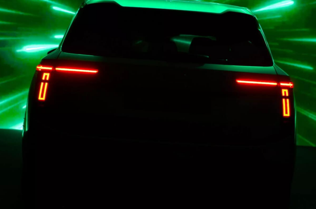 Skodas-new-electric-SUV-teaser-2-1024x679.png