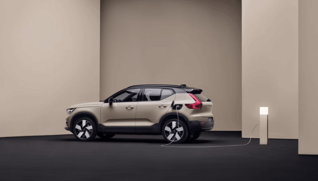 Volvo-EX40-5-1024x584.png
