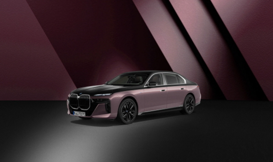 BMW-i7-xDrive60-M-Sport-Individual-Two-Tone-Velvet-Orchid-Edition.png