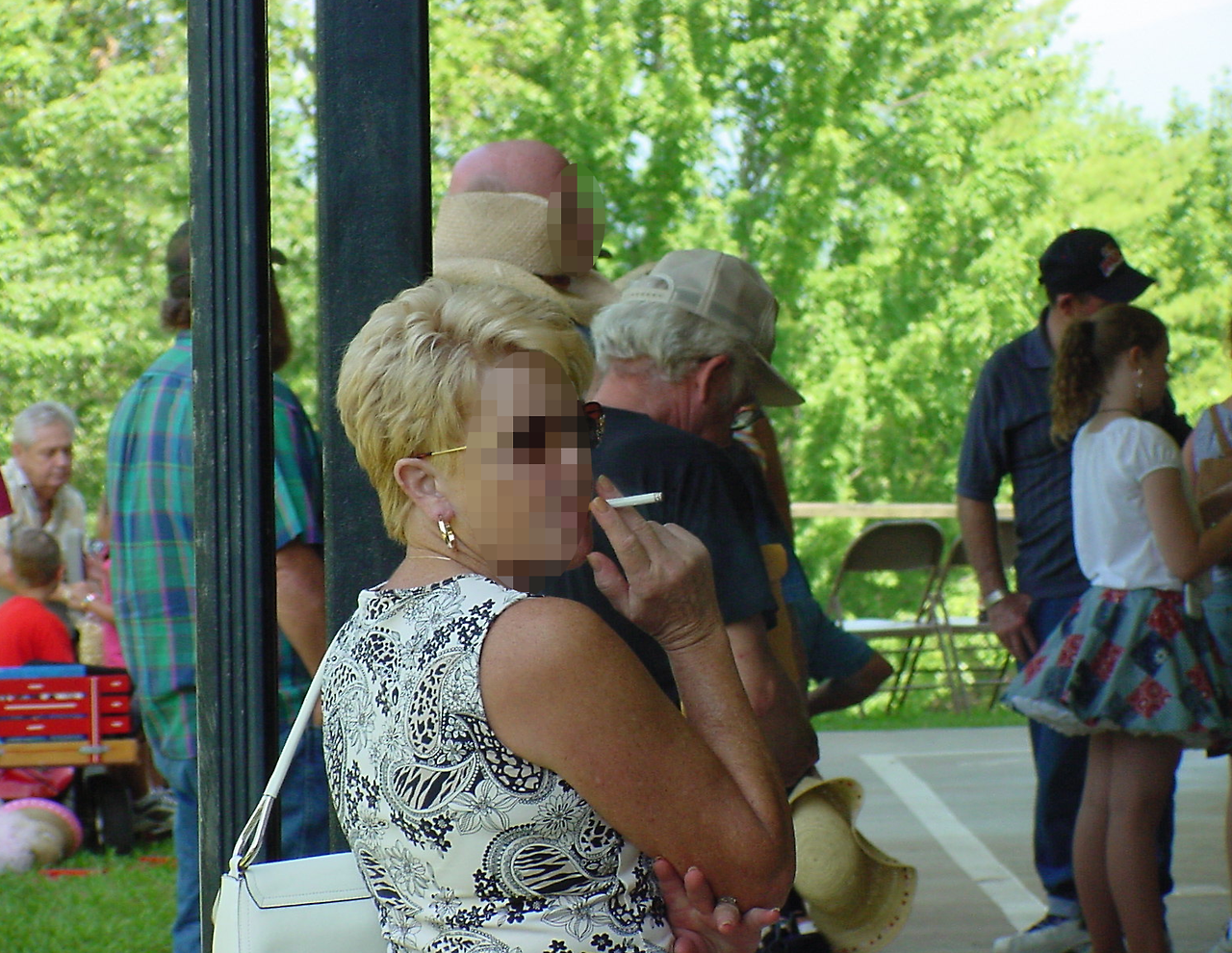 Smoking woman_flickr.com-1 - 복사본.png