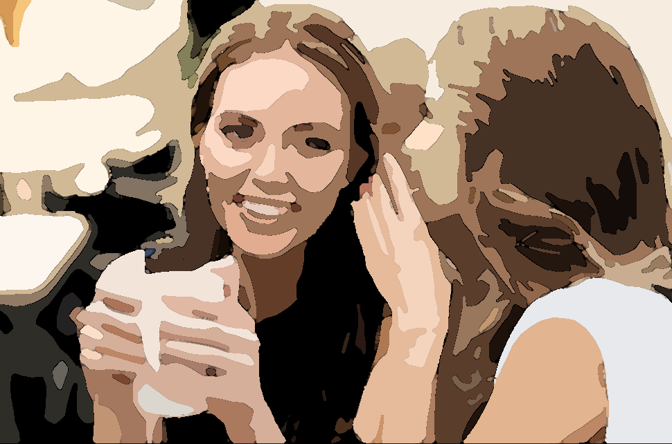smiling-young-women-drinking-coffee-or-tea-and-gossiping-at-outdoor-cafe-768x513- herway.net-보정-3.png