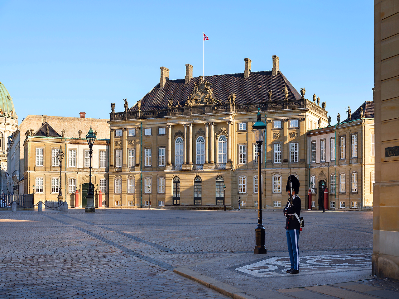 Amalienborg_facader_001.-Mellem-størrelse-100.png