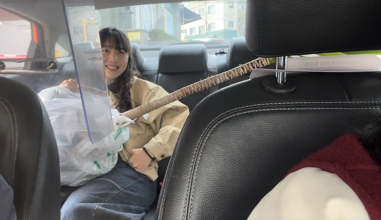 유카 옮기는 모습.png