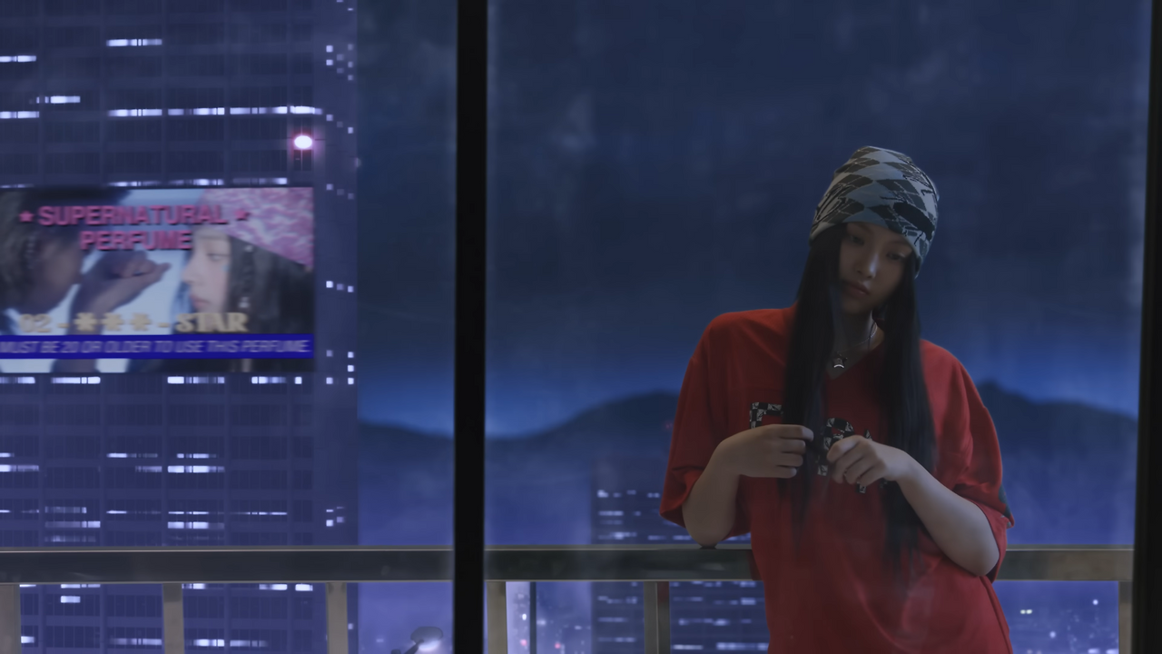 NewJeans (뉴진스) ‘Supernatural’ Official MV (Part.2) 1-18 screenshot.png