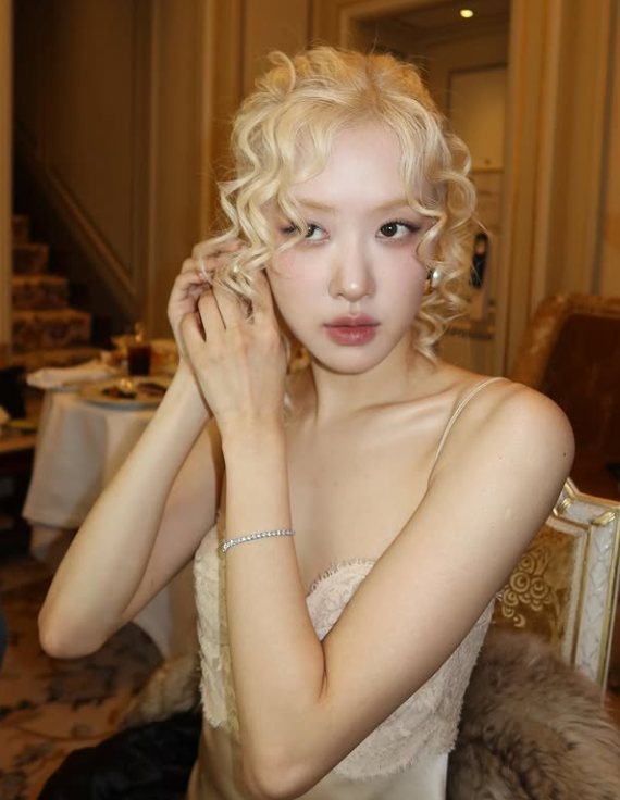 더모먼트 로제 생로랑.png