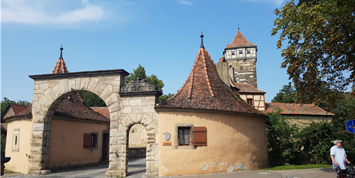 2-152 로텐부르크의 마을 입구.png