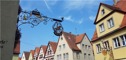 2-153 고풍스러운 간판들.png