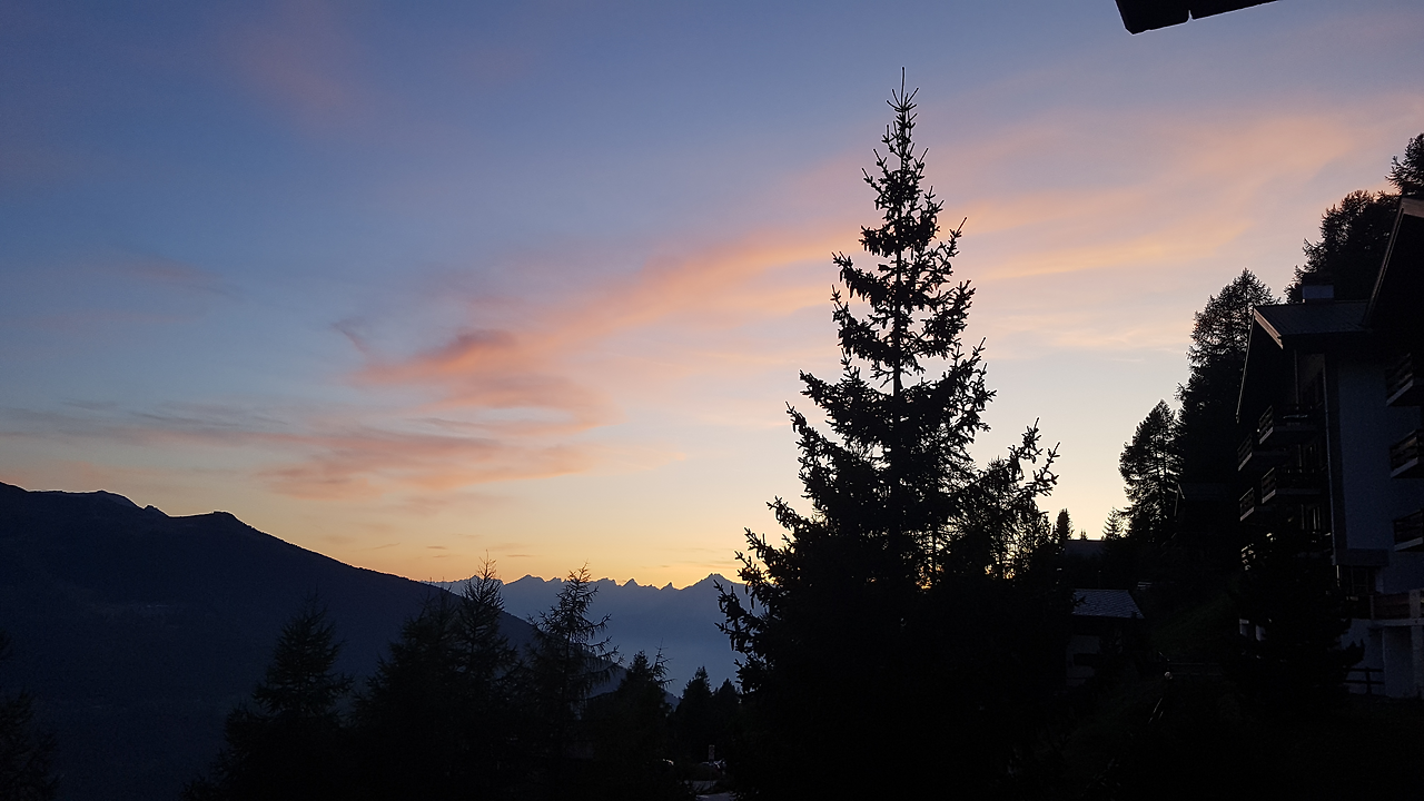 2-132 해발 3천미터 높이의 숙소에서 맞이하는 저녁노을.png