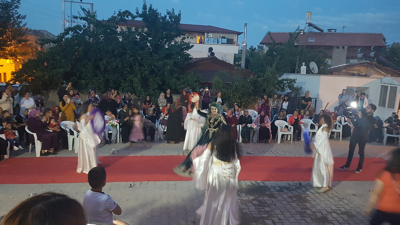 2-17 터키의 전통혼례 모습 (2).png