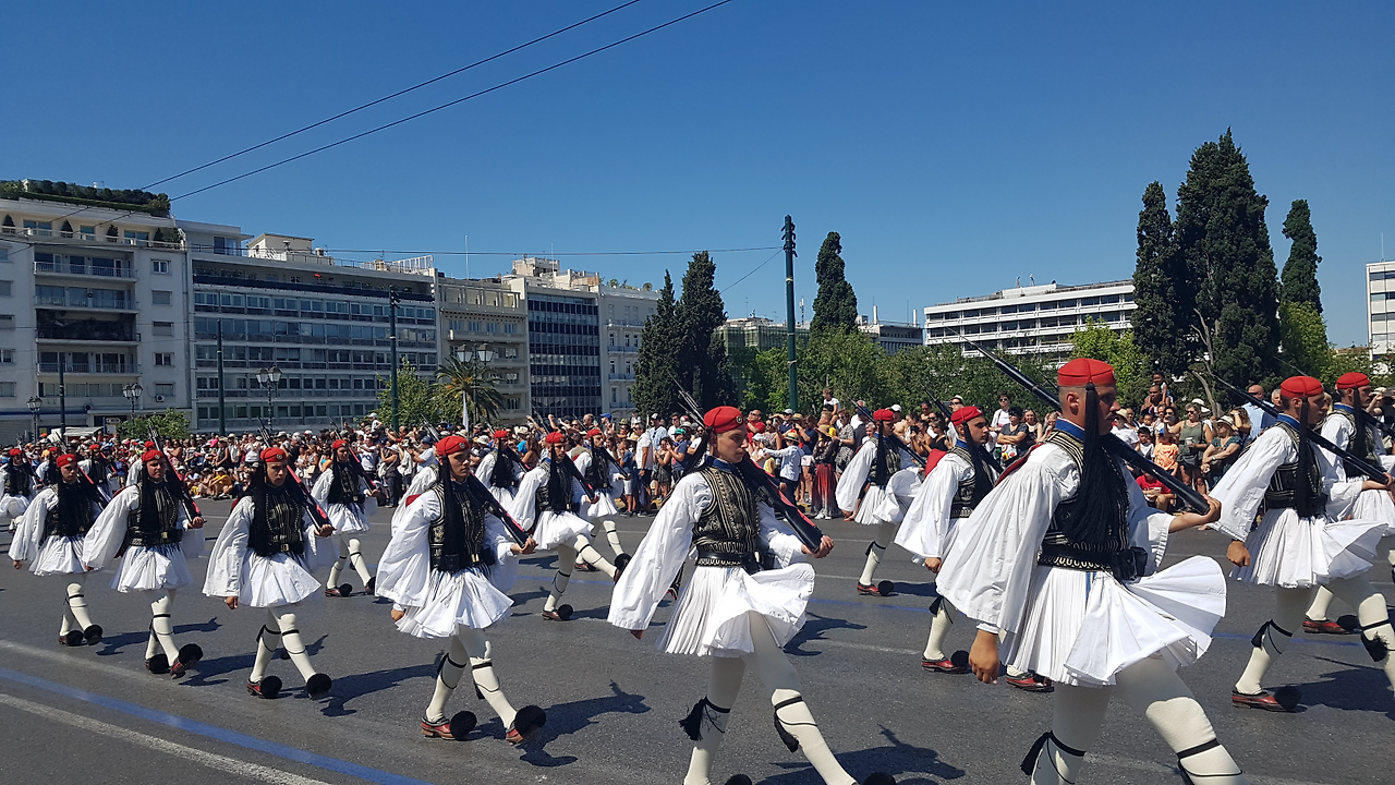 2-31 그리스의회 근위병 교대식 (2).png